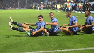 Volvió el festejo a puro remo de Belgrano, con el triunfo sobre Sarmiento (Javier Ferreyra /  La Voz)