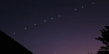 Las luces vistas en el cielo son a causa de los satélites Starlink