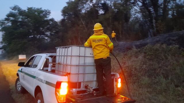 Más de cuatro horas para combatir un incendio en Puerto Iguazú.