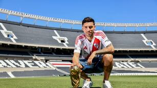 Gonzalo Montiel luciendo la camiseta de River. FOTO NA: @RiverPlate