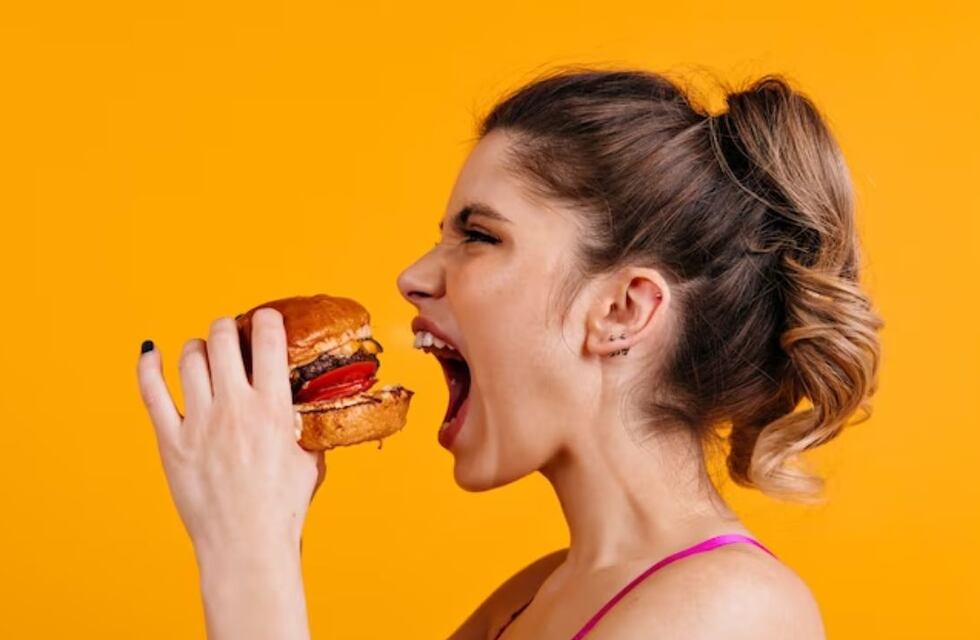 Mindful eating: qué es y por qué a veces comemos por nuestras emociones