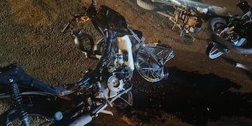 Choque múltiple en Puerto Iguazú: un motociclista se dio a la fuga.