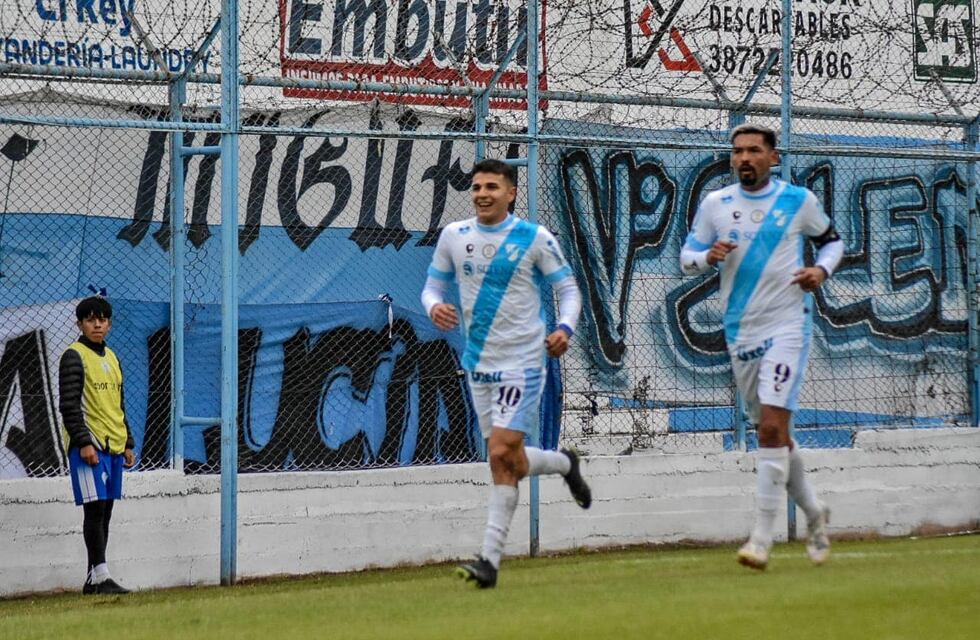 Julián Mavilla hizo un partidazo y un gol en el triunfo de Temperley en Salta