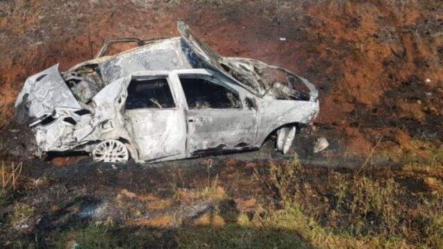 Lamentable accidente en San Vicente: despistó, su auto se incendió y falleció calcinado.