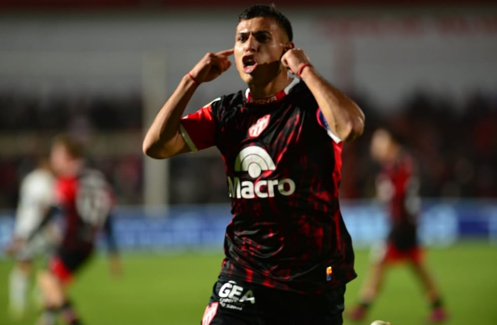 Santi Rodríguez, goleador de Instituto: los festejos que se olvida de hacer y el cambio de “profesión”
