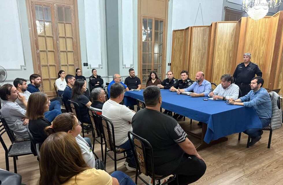Seguridad y cercanía: representantes de vecinales se reunieron con autoridades municipales y provinciales en la Unidad Regional V