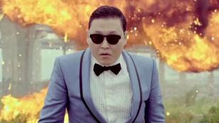 Park Jae-sang mejor conocido como PSY.