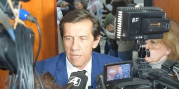 El ministro Carlos Sadir pidió a los sindicatos docentes que "levanten el paro" atendiendo a que "hemos hecho una oferta bastante cercana a los pedidos" planteados.