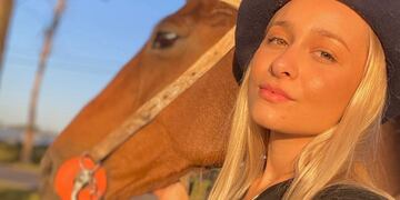 Florencia Arroyo la rompe en las redes sociales subiendo contenido del campo y la moda.
