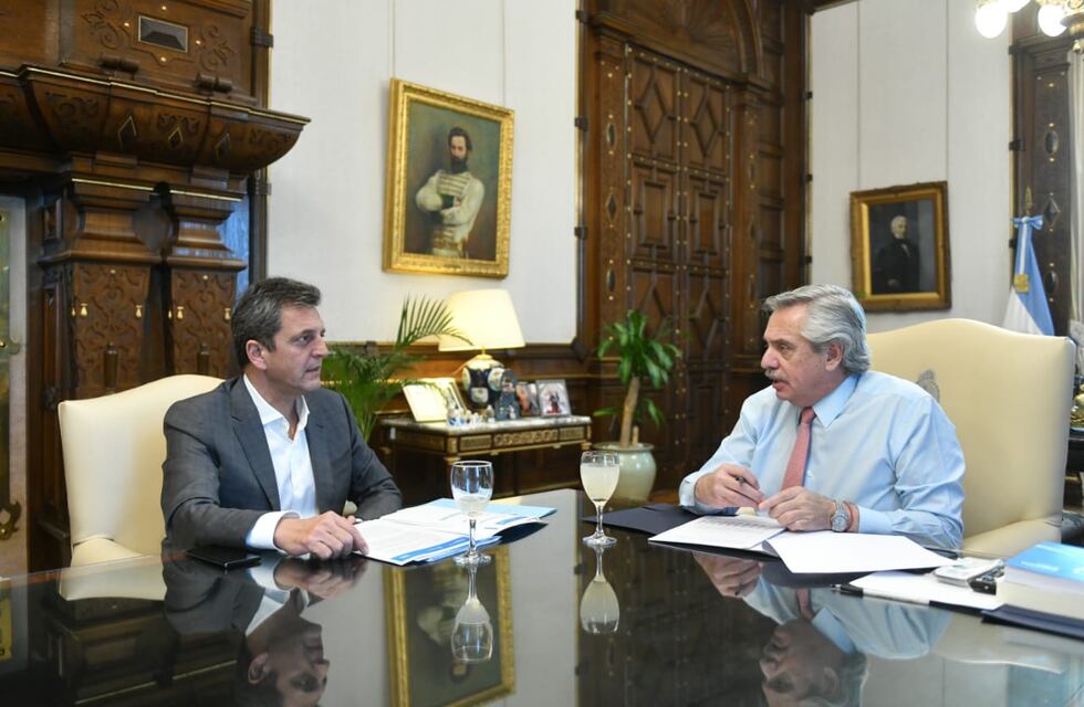 Alberto Fernández recibió a Sergio Massa en la Casa Rosada y se confirmó la renuncia del secretario de Energía
