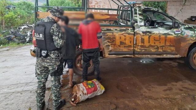 Robaron mandioca y fueron demorados en Montecarlo.