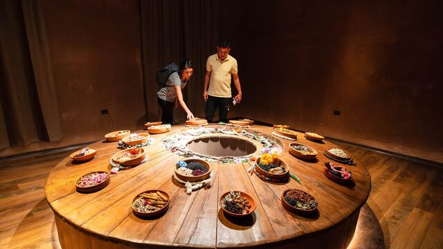 Destacan la propuesta de este edificio de adobe que está frente de la plaza principal del lugar