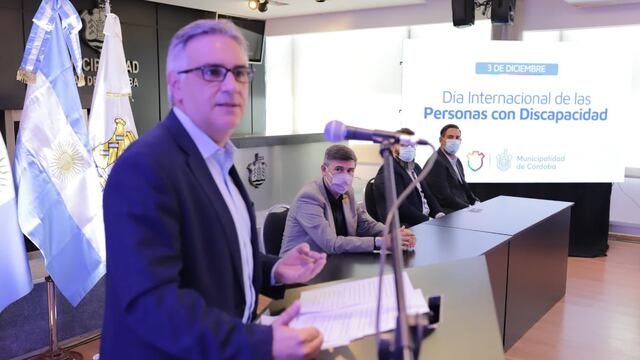 El intendente Martín Llaryora defendió el aumento del boleto, en enero.