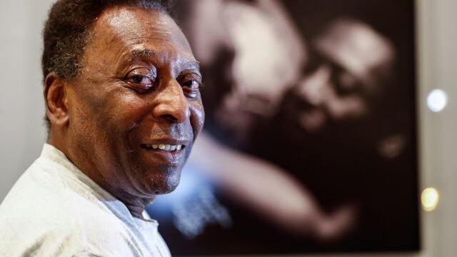Pelé lucha hace varios meses contra un cáncer de colon.