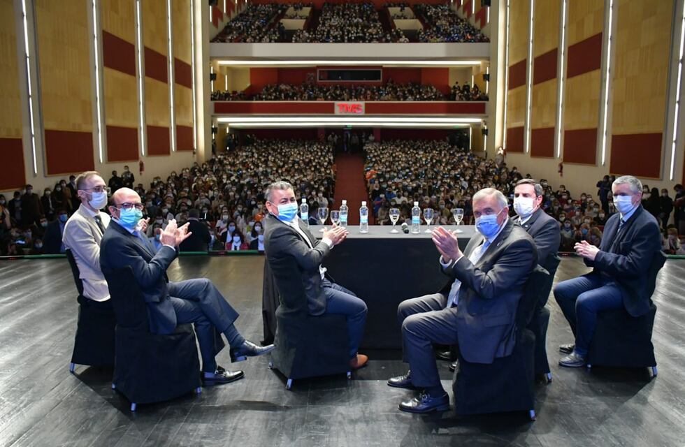 1200 trabajadores de la salud pasarán a planta transitoria