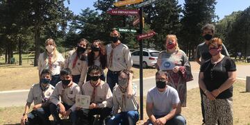 Hito de distancia en el Parque San Martín de  Punta Alta