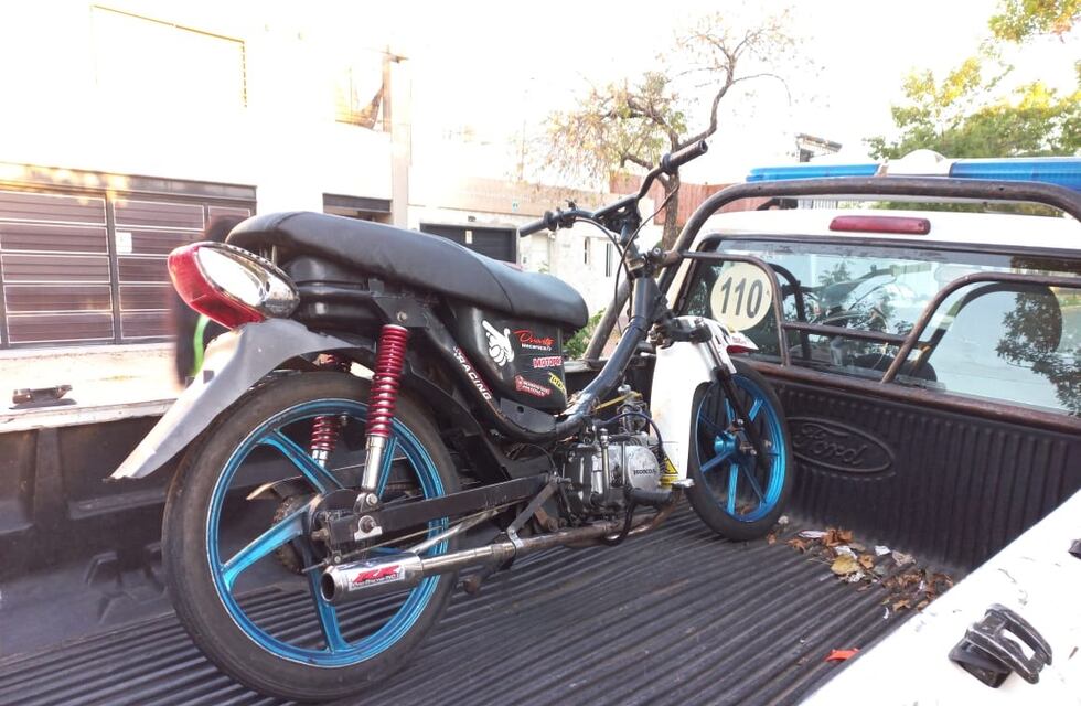 Volvió caminando: le sacaron la moto por no tener papeles y tenerla en mal estado