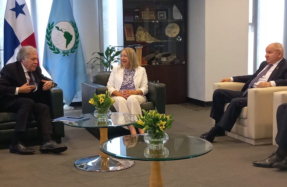 La senadora Giacoppo se reunió en Panamá con el secretario general de la OEA