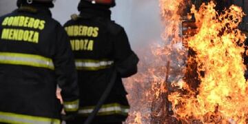 Bomberos fuego