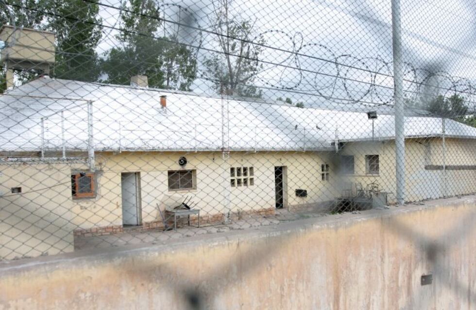 Ampros exige al Gobierno de Mendoza la vacunación para los esenciales de salud