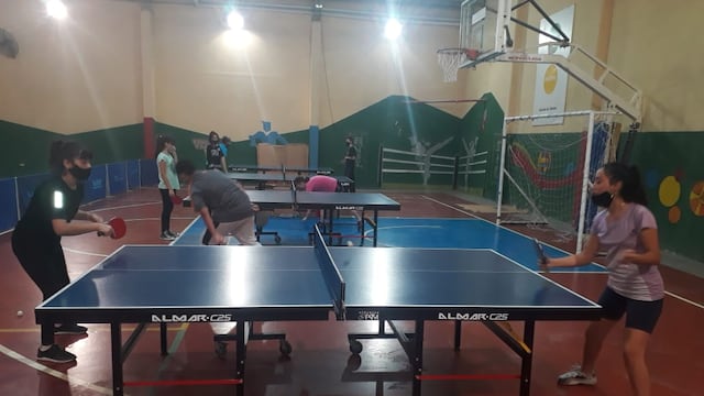Comenzaron las clases de Tenis de Mesa en el polideportivo Municipal