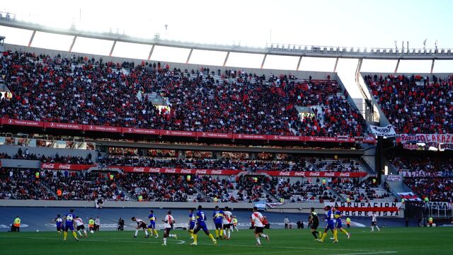 Ingresaron 20 mil personas más de las permitidas al Monumental.