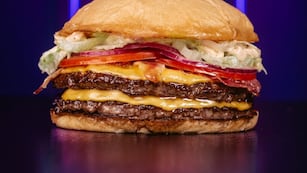 Una de las 15 preparaciones de la mejor hamburguesería de la ciudad de Córdoba.