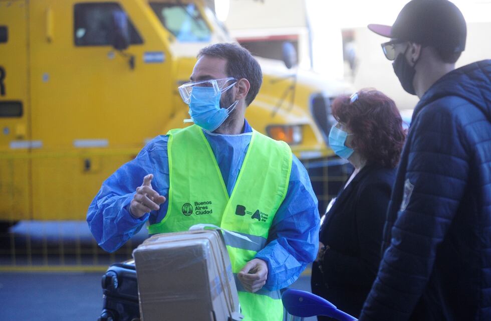 Infectólogo y asesor del Gobierno alertó sobre la nueva variante del coronavirus: “Lo preocupante es la facilidad de contagio”