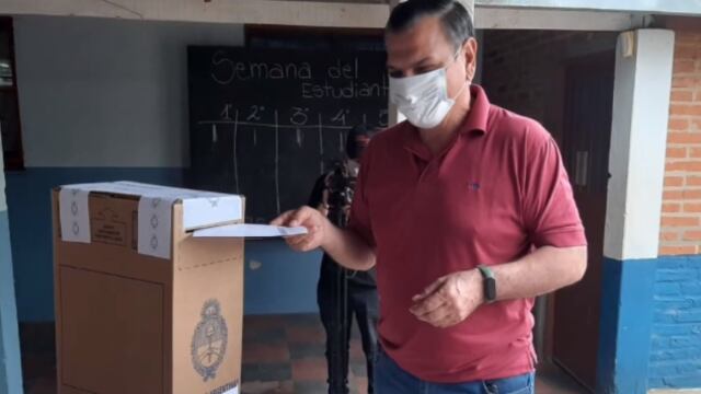 Isaac Lenguaza emitió su voto en Posadas: “Es un día importante para la democracia”.