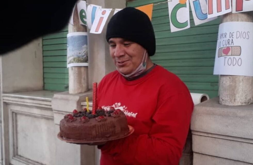 El emocionante festejo de cumpleaños que le armó una familia rosarina a un trapito