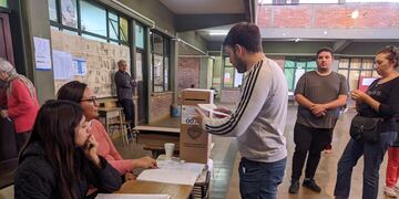 Formosa anunció el desdoblamiento de las elecciones para el 25 de junio.
