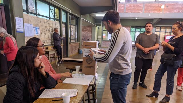 Formosa anunció el desdoblamiento de las elecciones para el 25 de junio.