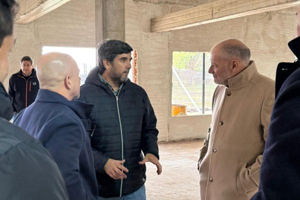 El Movimiento Nacional Reformista pidió que el rector Andrés Sabella tome licencia en su cargo mientras dura la campaña electoral.