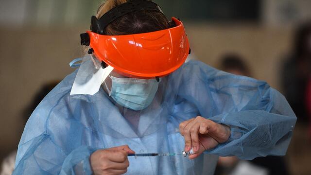 Vacunatorio Comedor Universitario 
Se retoma la vacunación contra Covid- 19. Se trata de 10.200 dosis del primer componente de Sputnik V y 50.800 de Sinopharm. (Pedro Castillo/ La Voz)