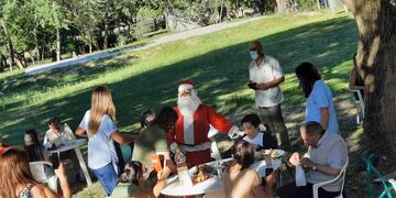 Brindis de fin de año en la residencia del Geriátrico Municipal de Tres Arroyos