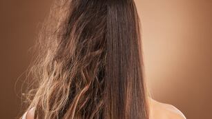 Adiós al frizz: los 5 trucos para tener un pelo sedoso y con brillo sin gastar una fortuna
