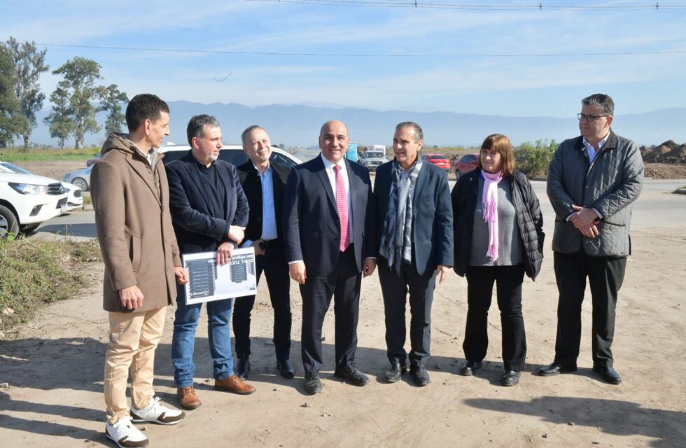 Manzur recorrió Manantial Sur donde se realizará el Desarrollo Urbanístico Procrear II que construirá más de tres mil viviendas