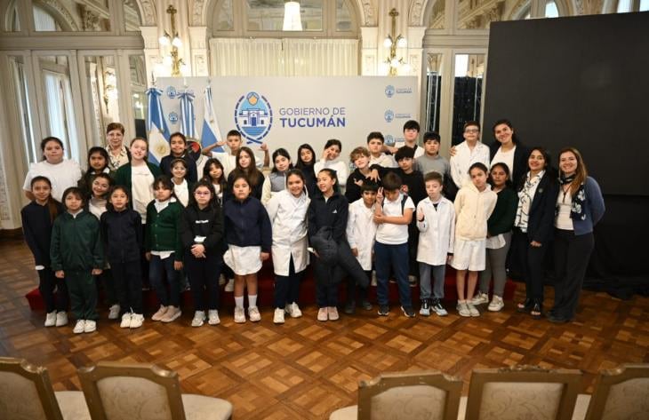 La visita incluyó recorridos por sitios históricos y actividades en El Cadillal, promoviendo el conocimiento y la integración provincial.