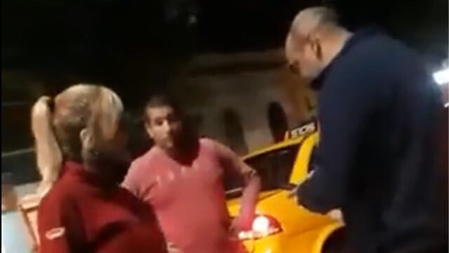 Violenta discusión entre una taxista y un automovilista en Córdoba (Captura de video).