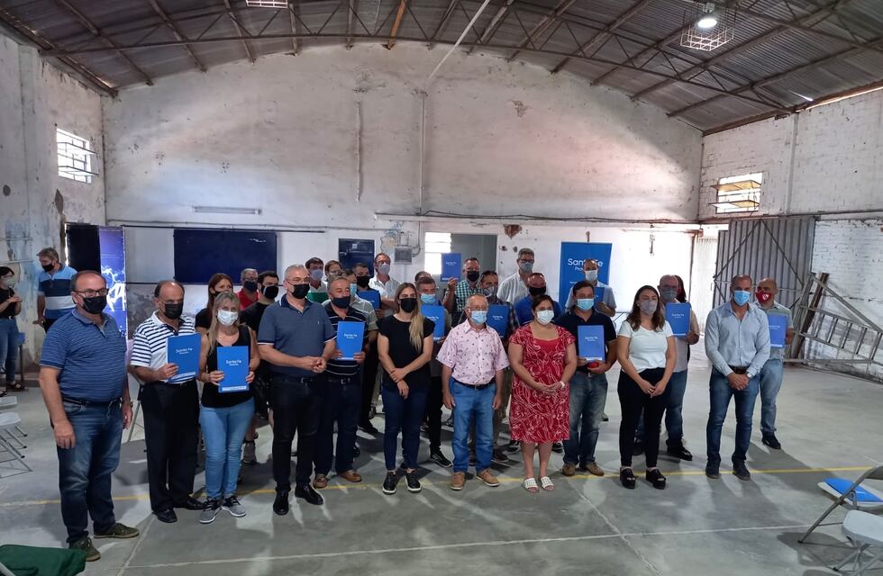 Más infraestructura, más indumentaria, más equipamiento para los clubes  de Frontera