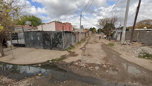 Un policía fue apedreado en barrio Marqués Anexo.
