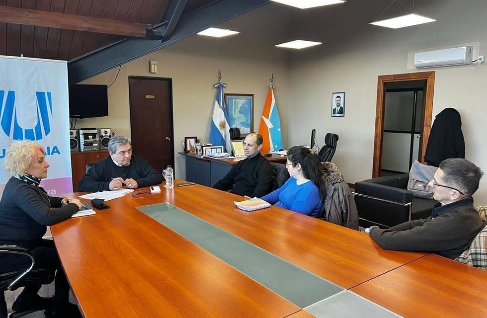 El jefe de Gabinete se reunió con la Asociación del Magisterio de Enseñanza Técnica