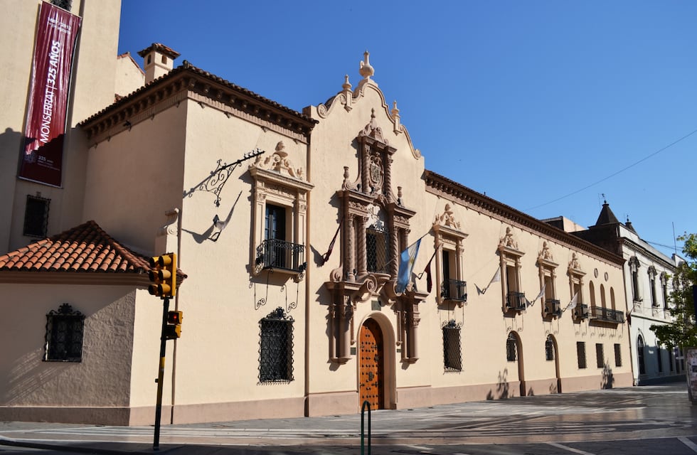 Córdoba: no quiso pagar la cooperadora y denunció penalmente al Colegio Nacional de Monserrat