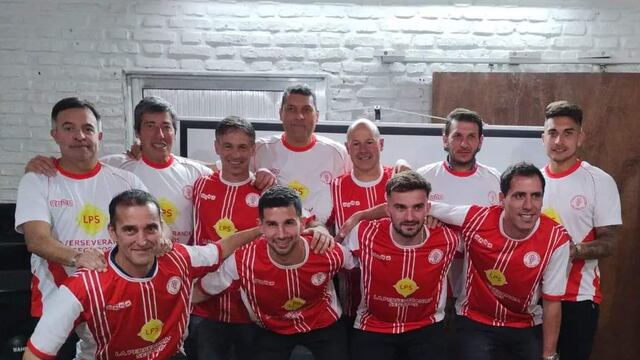 Huracán de Tres Arroyos conmemoró los 21 años del debut en la B Nacional