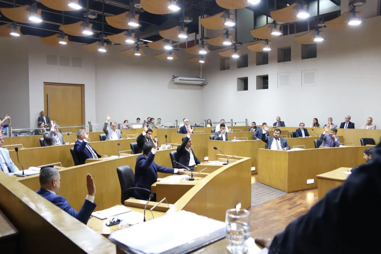 El Concejo aprobó sin fisuras el Presupuesto 2026 para la Capital, con distribución del gasto entre Ejecutivo (93,78%) y Legislativo (6,18%).