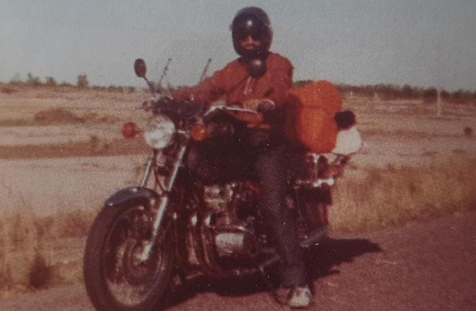 “Nuestro mundo en motocicleta”: conocé la historia de Nazareno, el mendocino que hizo miles de kilómetros sobre dos ruedas