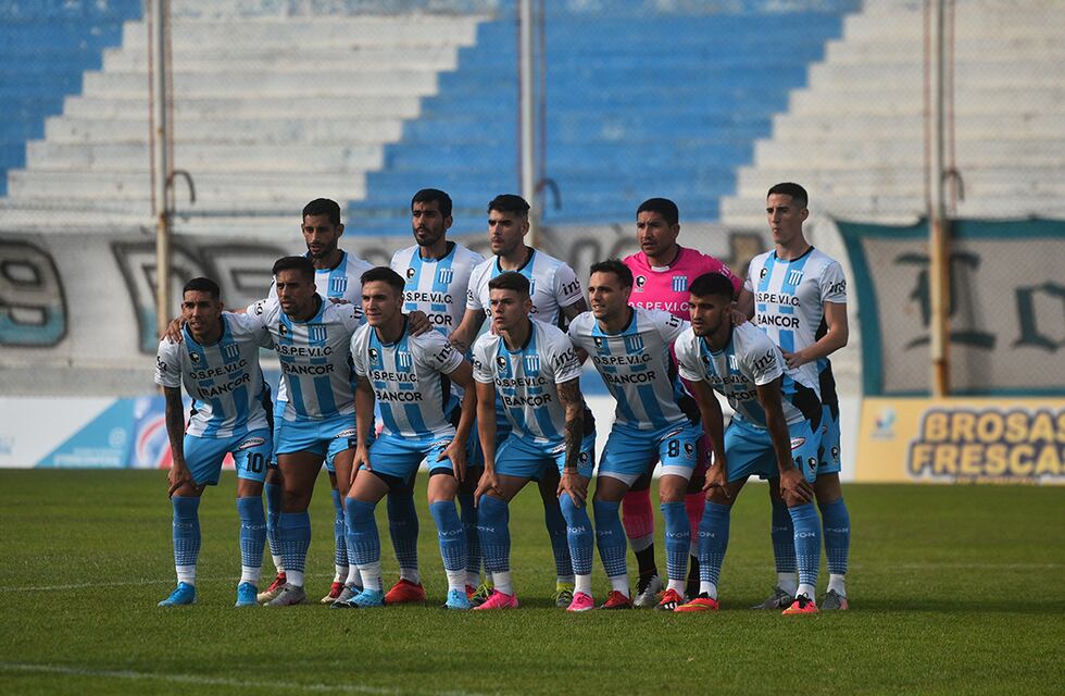Racing de Nueva Italia estira sus rachas