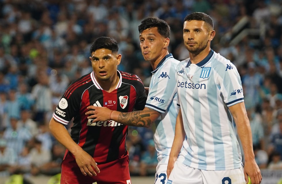 Pasó desapercibido: el gesto de Maxi Salas de River con el banco de Racing y Gustavo Costas