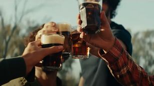 Brindis por el Día del Amigo. (Archivo / web)