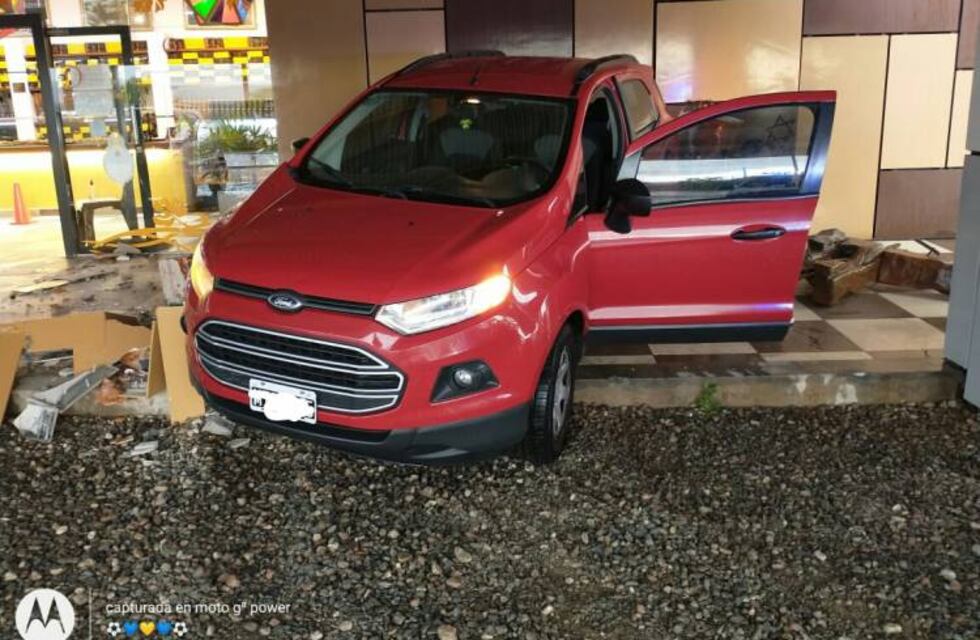 Detenido por violación, desobediencia a la autoridad y accidente